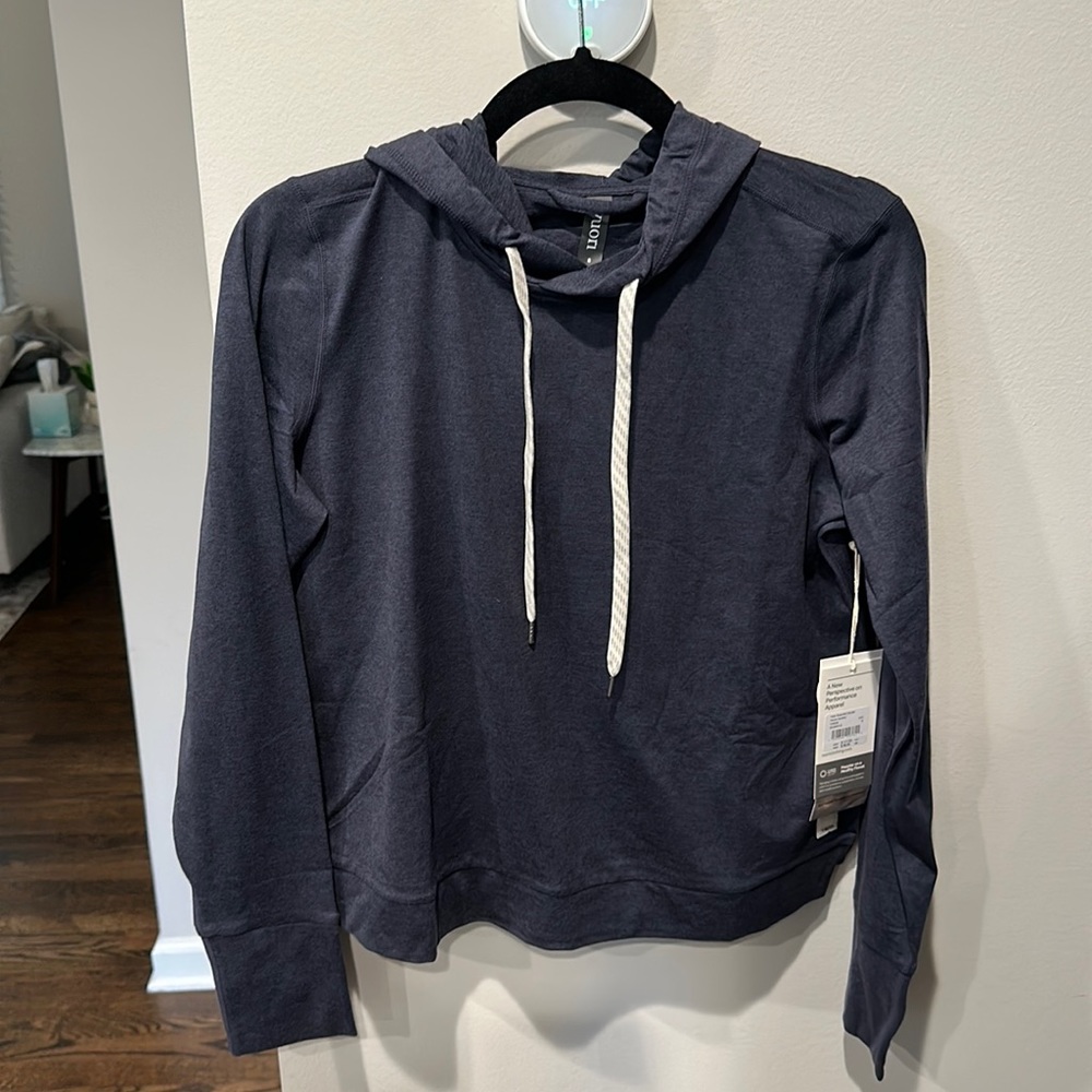 Vuori dream knit sweatshirt, BNWT, size small